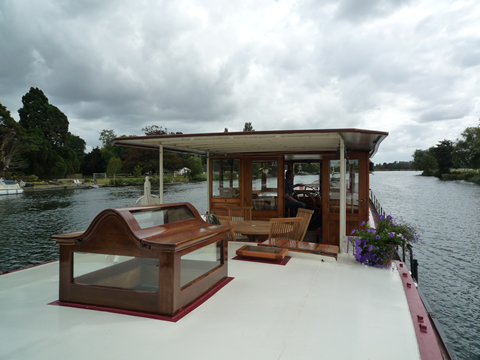 Wheelhouse looking to aft sun deck Wheelhouse looking to aft sun deck